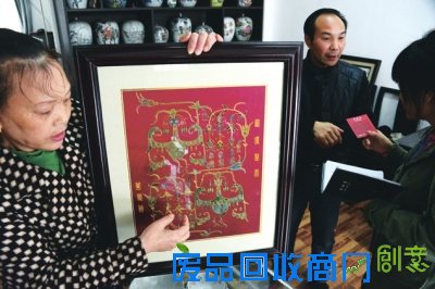 荆州楚绣大师李友珍：凤鸣楚天 绣花针下锁龙凤