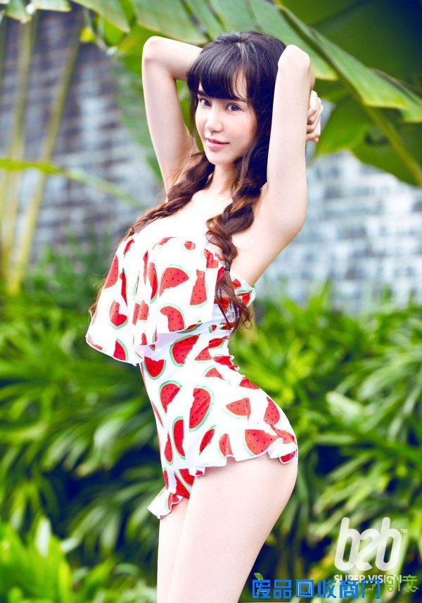 女神叶梓萱可爱西瓜泳装套图来袭