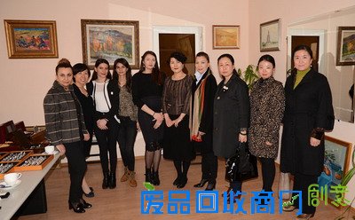 驻亚美尼亚使馆妇女小组参观埃里温JCA珠宝首饰加工厂