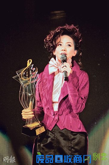 梅艳芳3000余件遗物将拍卖母亲得知后伤感(图)