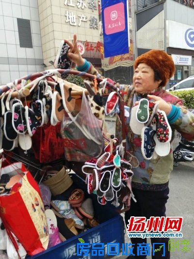 “鞋婆婆”做布鞋已经10多年。 “鞋婆婆”做布鞋已经10多年。