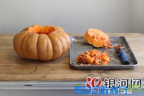 万圣节节日家居装饰——DIY南瓜花瓶插花