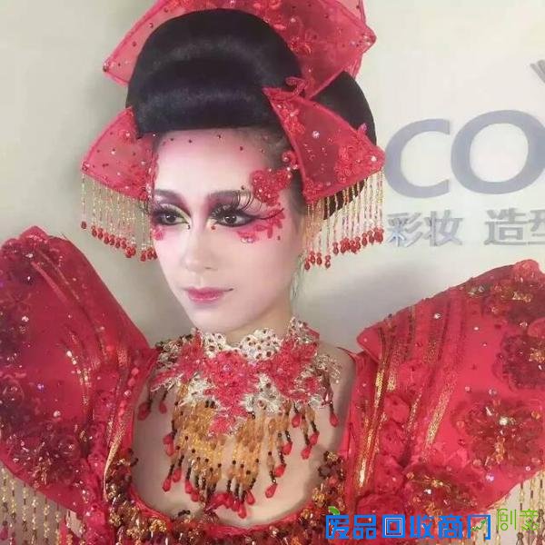 南宁色妆化妆学校——T台创意妆