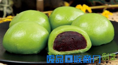 清明吃食习俗：青团子