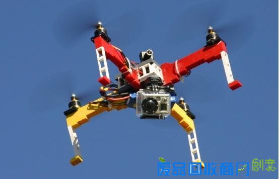 用乐高DIY组装一款真正能飞能拍摄的无人机
