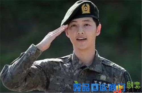 盘点娱乐圈颜好手美的男星 宋仲基纤纤玉手惹人爱