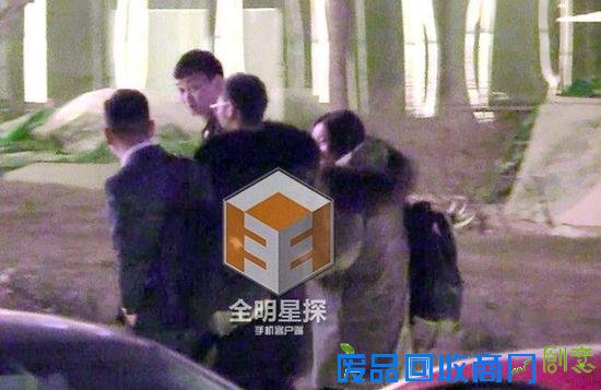 黄晓明携众美女开心飙歌 Baby知道吗？