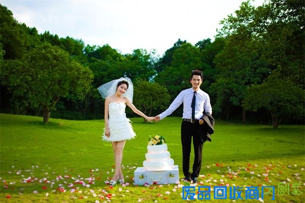 怎么记录个性浪漫的结婚照 蔚蓝海岸婚纱摄影会