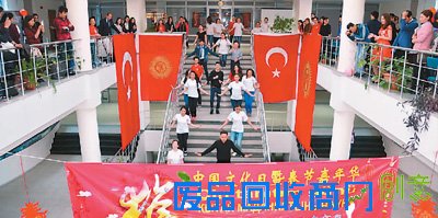玛纳斯大学的“中国风”