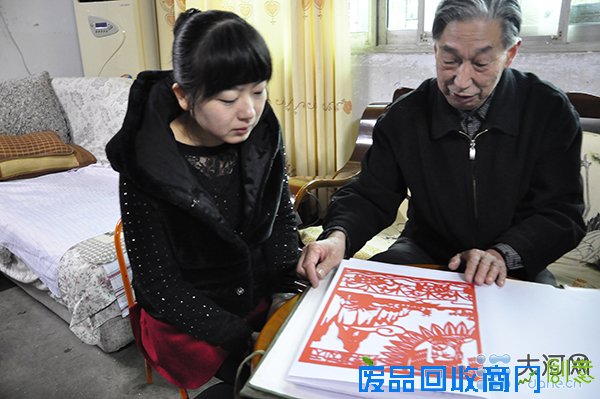 巧手剪出二十四孝图 弘扬孝亲文化