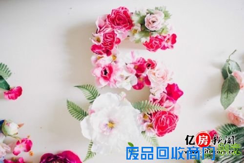 DIY手工字母花卉 打造个性家居墙面装饰