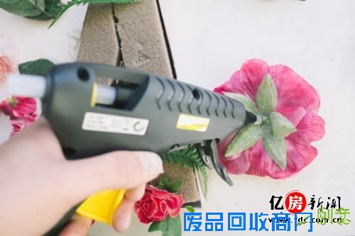 DIY手工字母花卉 打造个性家居墙面装饰