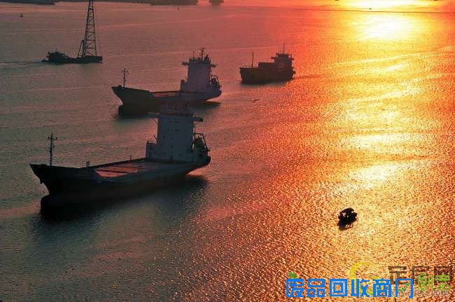 夕照海湾别样美