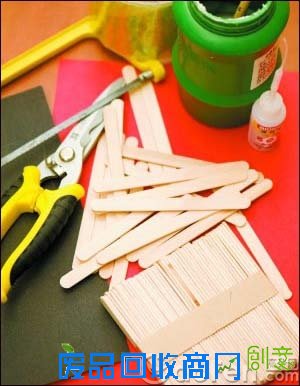小学生手工小制作:用冰棍棒手工制作花篮_百科
