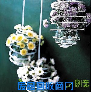用铁丝和塑料瓶制作小花篮(组图)-塑料瓶,花篮