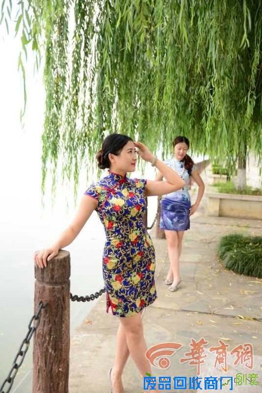 旗袍美女相约汉江