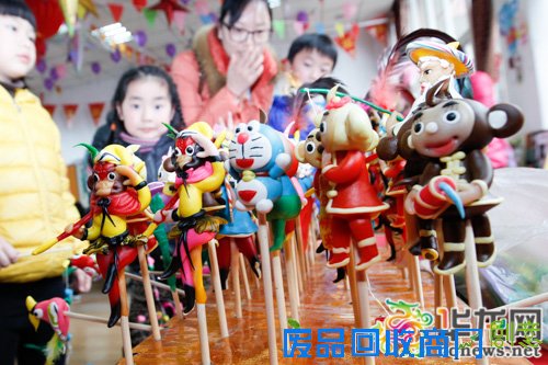 [2016新春走基层]重庆少儿馆春节到馆人次创新高 文学科普书籍借阅量最多