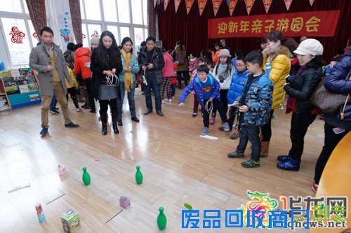 [2016新春走基层]重庆少儿馆春节到馆人次创新高 文学科普书籍借阅量最多