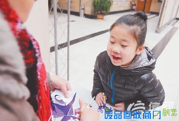 八猴捧福贺新春