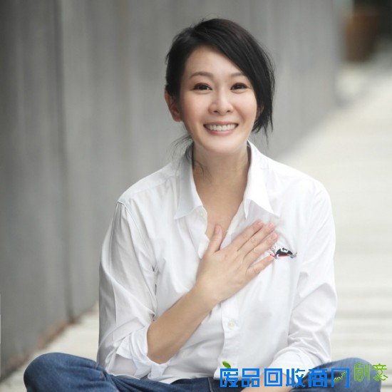 50岁朱丽倩怀胎4个月 娱乐圈四五十岁的高龄产妇