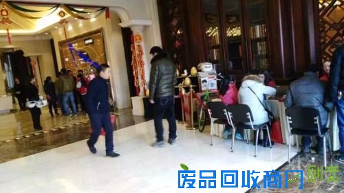 西安迎近10年来最低气温 售楼部却火热异常