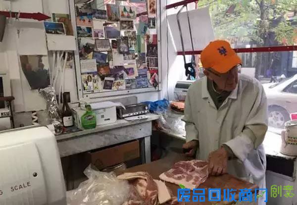 90后中国姑娘告别娱乐圈子，在纽约卖起煎饼果子，日进过万！