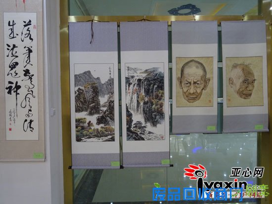 环塔拉力赛新疆和硕赛区书画摄影展成亮点