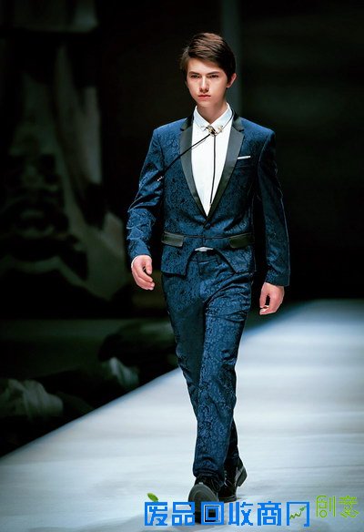 H2K张汉盛亮相国际时装周混血王子初长成
