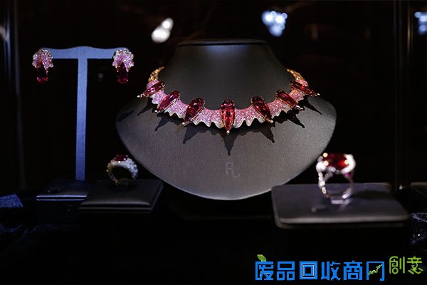 “中国文化遇上英伦时尚”暨“Feiliu十周年展“ 刘斐珠宝艺术品鉴会奢华开幕