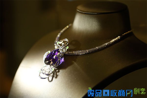 “中国文化遇上英伦时尚”暨“Feiliu十周年展“ 刘斐珠宝艺术品鉴会奢华开幕
