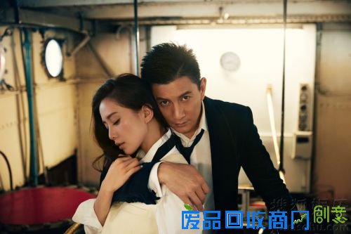 吴奇隆刘诗诗明日大婚 再曝婚纱照夫妻热吻闪瞎众人