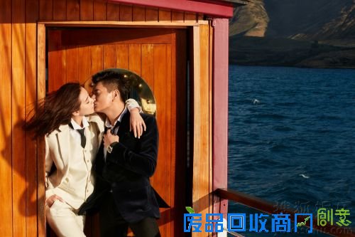 吴奇隆刘诗诗明日大婚 再曝婚纱照夫妻热吻闪瞎众人