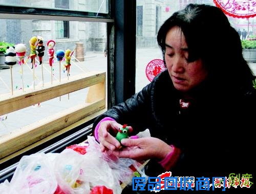 面塑达人裴如彩：一双巧手捏出缤纷世界（图）