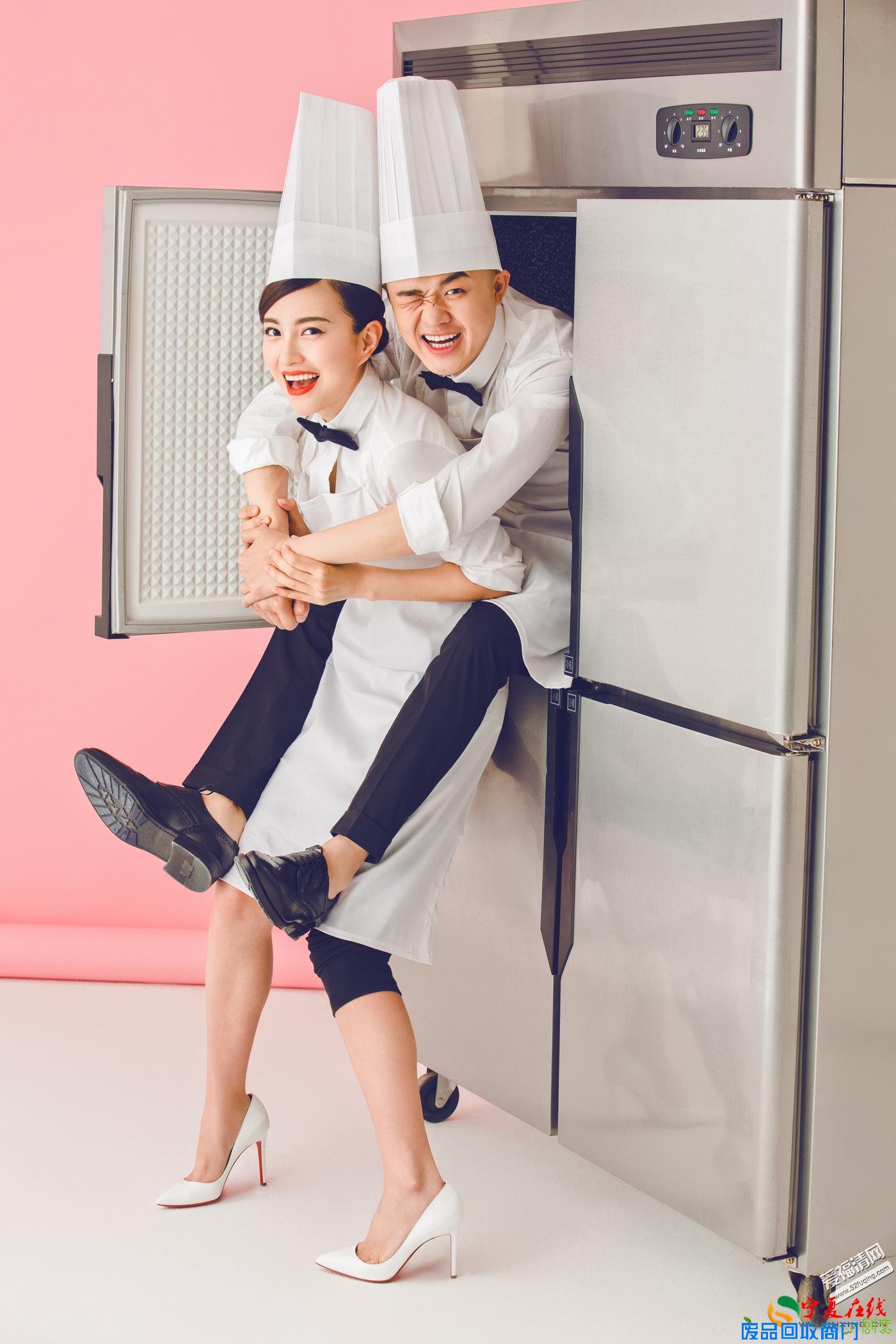 包贝尔婚礼五套婚纱照曝光中式古典西式浪漫竟然还有SM红衣诱惑？(图)