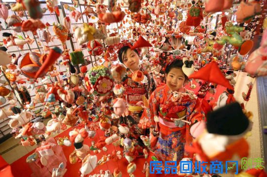 日本静冈举办“雏人偶吊饰节”为女孩祈福(组图)