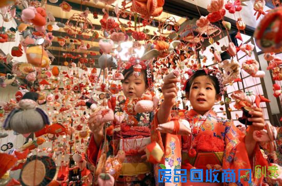 日本静冈举办“雏人偶吊饰节”为女孩祈福(组图)