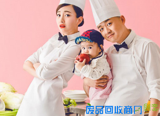 包贝尔搞怪婚纱照第三波 徐峥张歆艺等抵达巴厘岛