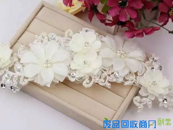 配饰对于新娘造型的重要性