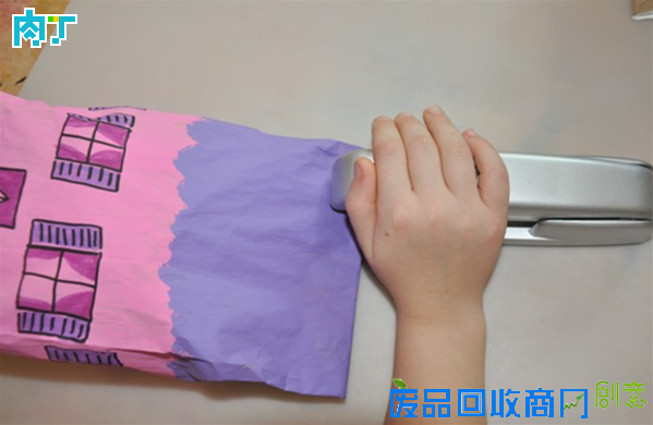 幼儿玩具手工小制作 旧纸袋DIY可爱小房子的做法◆肉丁儿童网