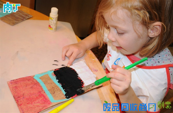 幼儿玩具手工小制作 旧纸袋DIY可爱小房子的做法◆肉丁儿童网