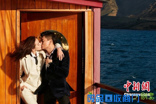 隆诗最新婚纱照曝光 刘诗诗婚纱价值300万（组图）