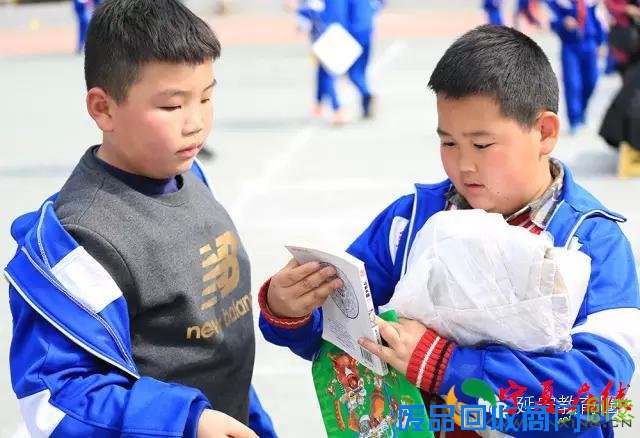 校园里叫卖声不绝于耳?延安职院附小的这些娃娃们要干啥？