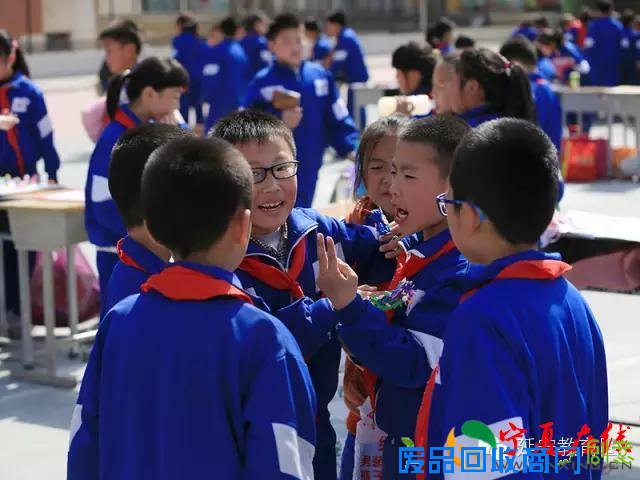 校园里叫卖声不绝于耳?延安职院附小的这些娃娃们要干啥？