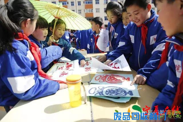 校园里叫卖声不绝于耳?延安职院附小的这些娃娃们要干啥？