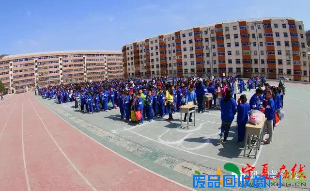 校园里叫卖声不绝于耳?延安职院附小的这些娃娃们要干啥？