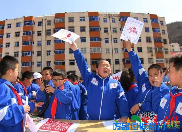 校园里叫卖声不绝于耳?延安职院附小的这些娃娃们要干啥？