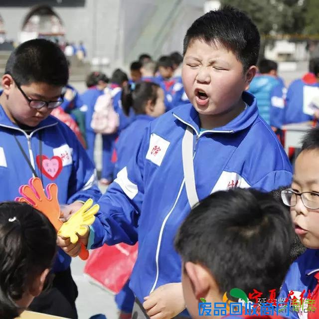 校园里叫卖声不绝于耳?延安职院附小的这些娃娃们要干啥？