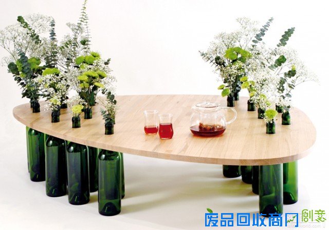 别扔掉葡萄酒瓶！11个创意妙用