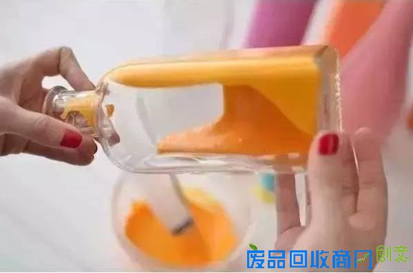 用完的玻璃瓶不要丢 超简易DIY上色成独特装饰