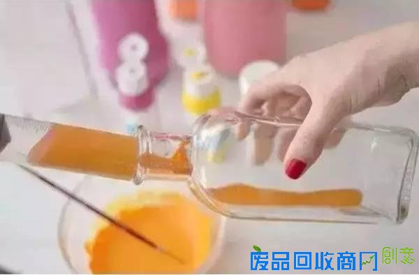 用完的玻璃瓶不要丢 超简易DIY上色成独特装饰